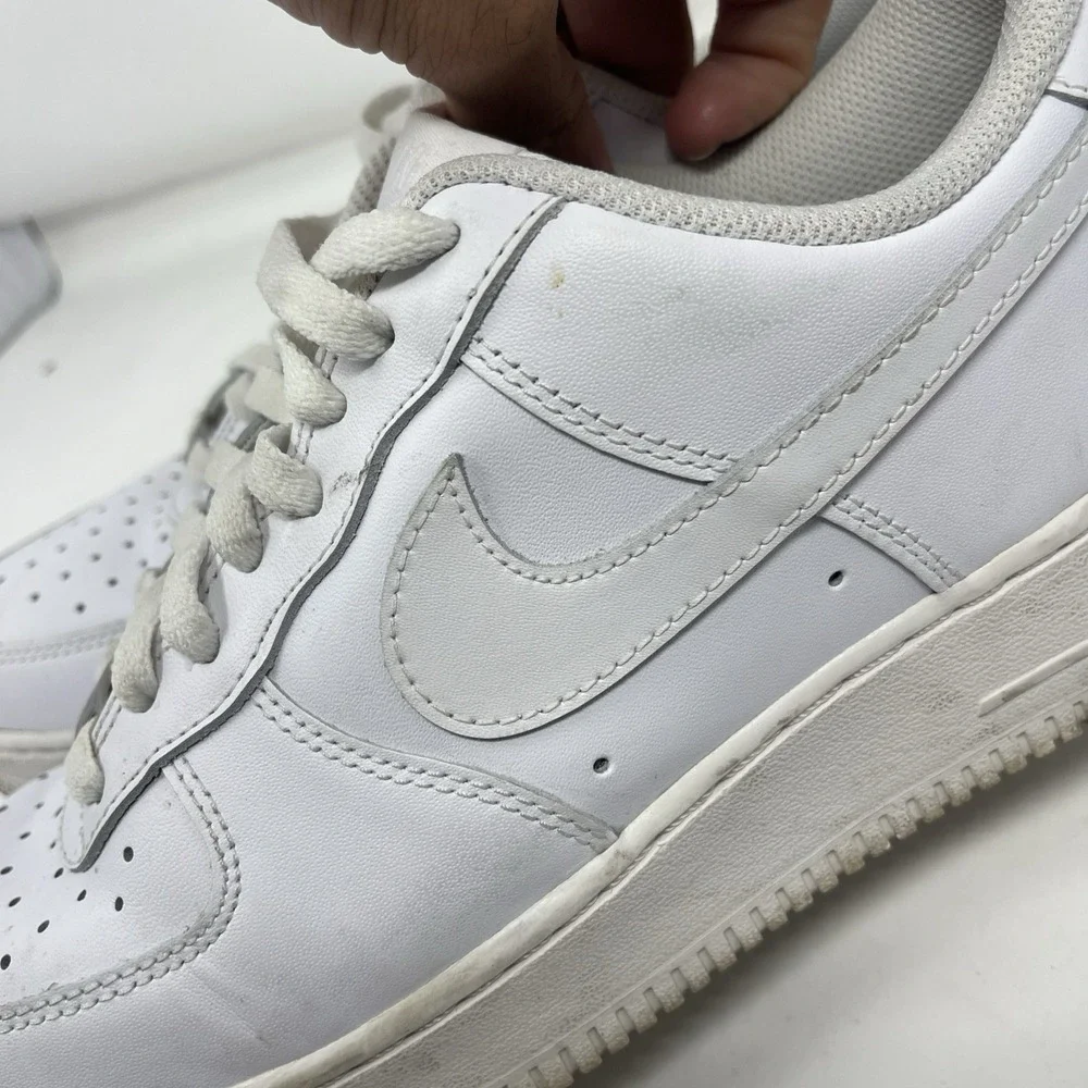 Nike Air Force 1 AF1 '07 Low Men's Triple White Sneakers Size 10.5 CW2288-111